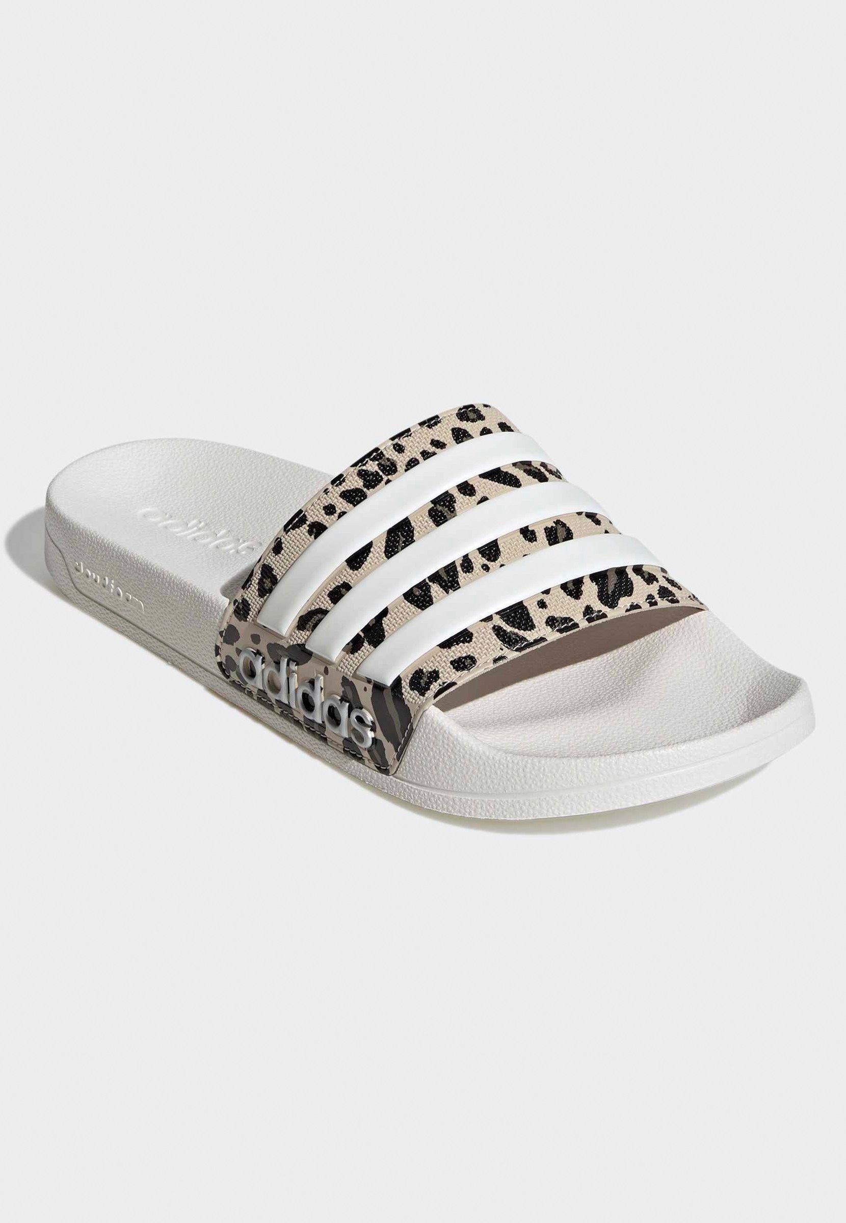 Adilette Shower Crystal Linen/Core White/Khaki Six - Slides