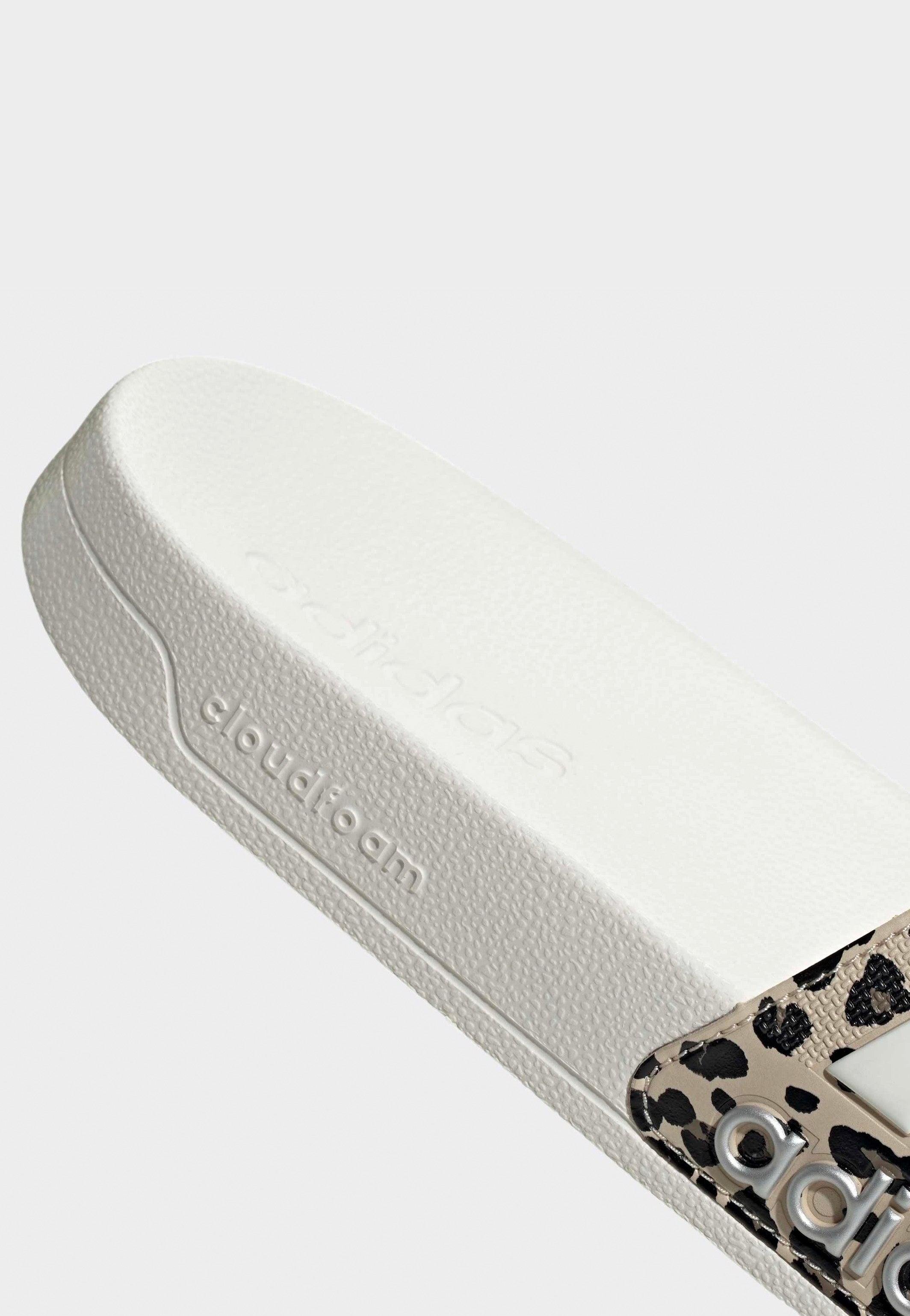 Adilette Shower Crystal Linen/Core White/Khaki Six - Slides