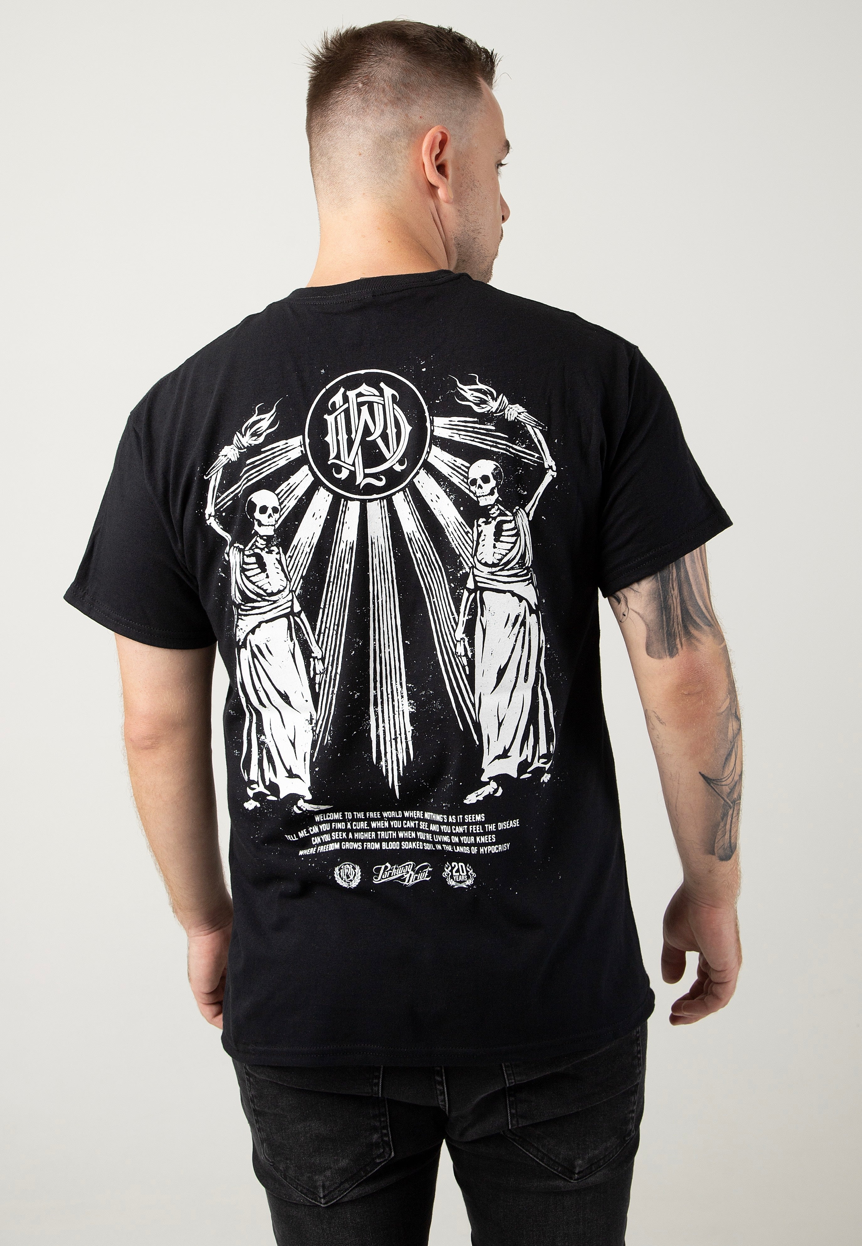 20 Years Skulls - T-Shirt