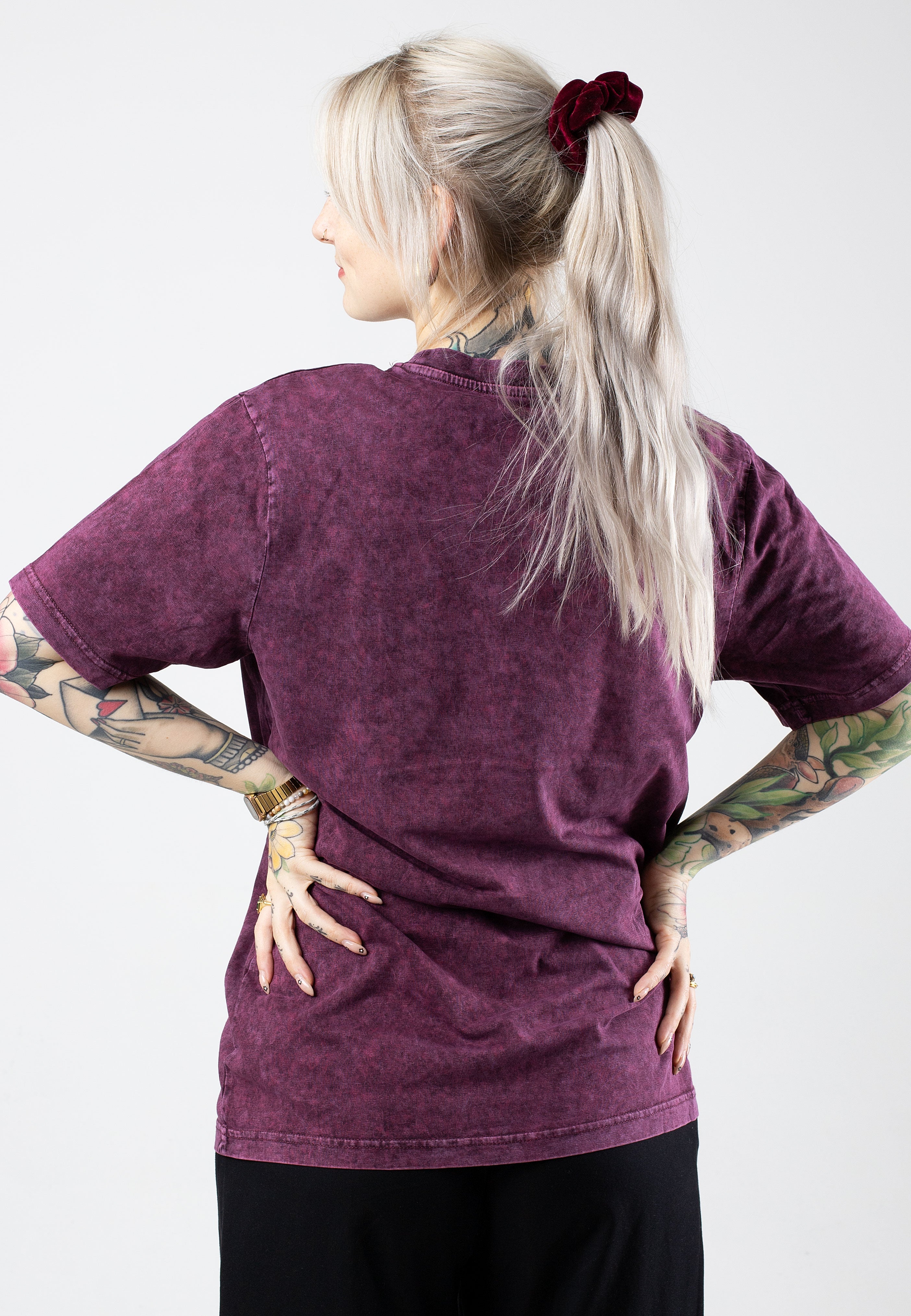 Absence Of God Berry Black Acid Washed - T-Shirt