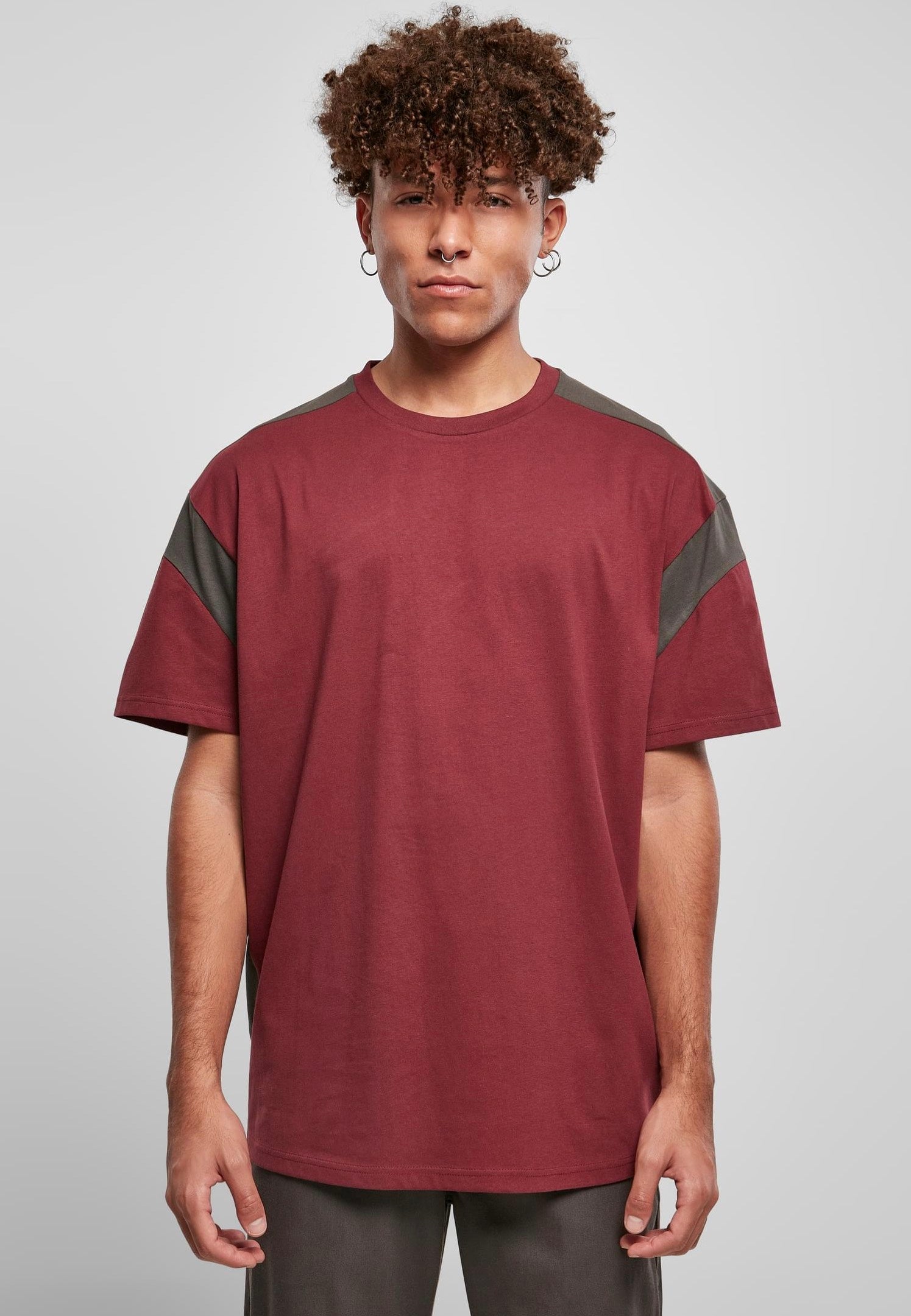Active Cherry/Blackbird - T-Shirt