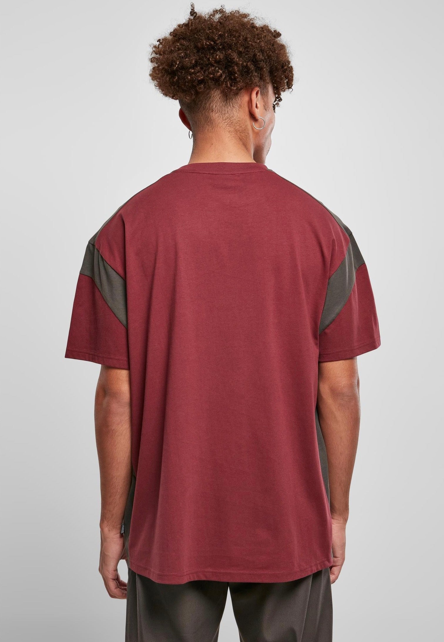 Active Cherry/Blackbird - T-Shirt