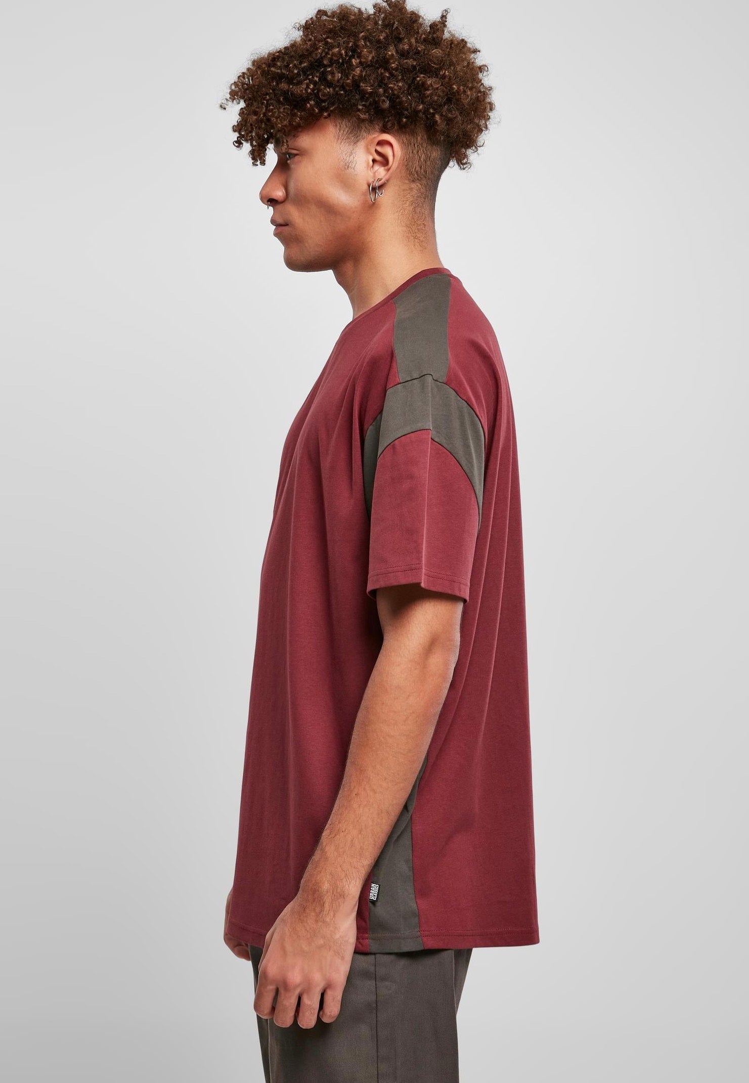 Active Cherry/Blackbird - T-Shirt