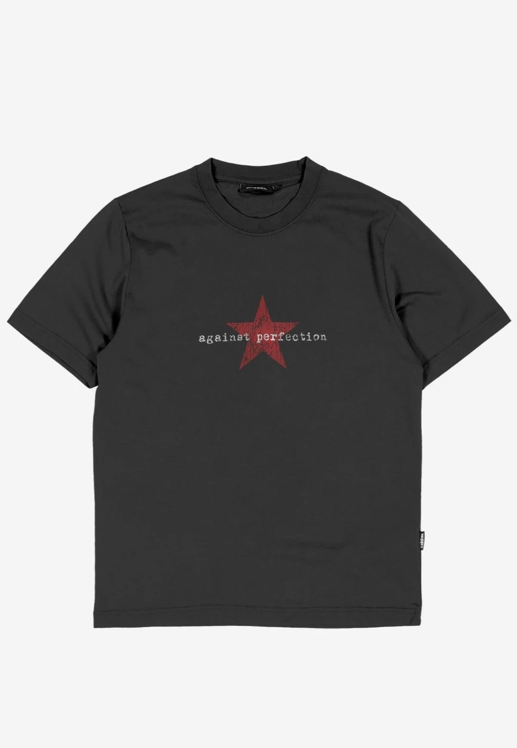 Against Perfection Old Black - T-Shirt